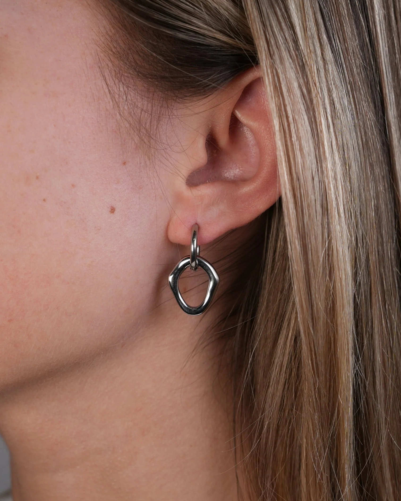 Aria - Earrings - Stainless Steel - Image 4