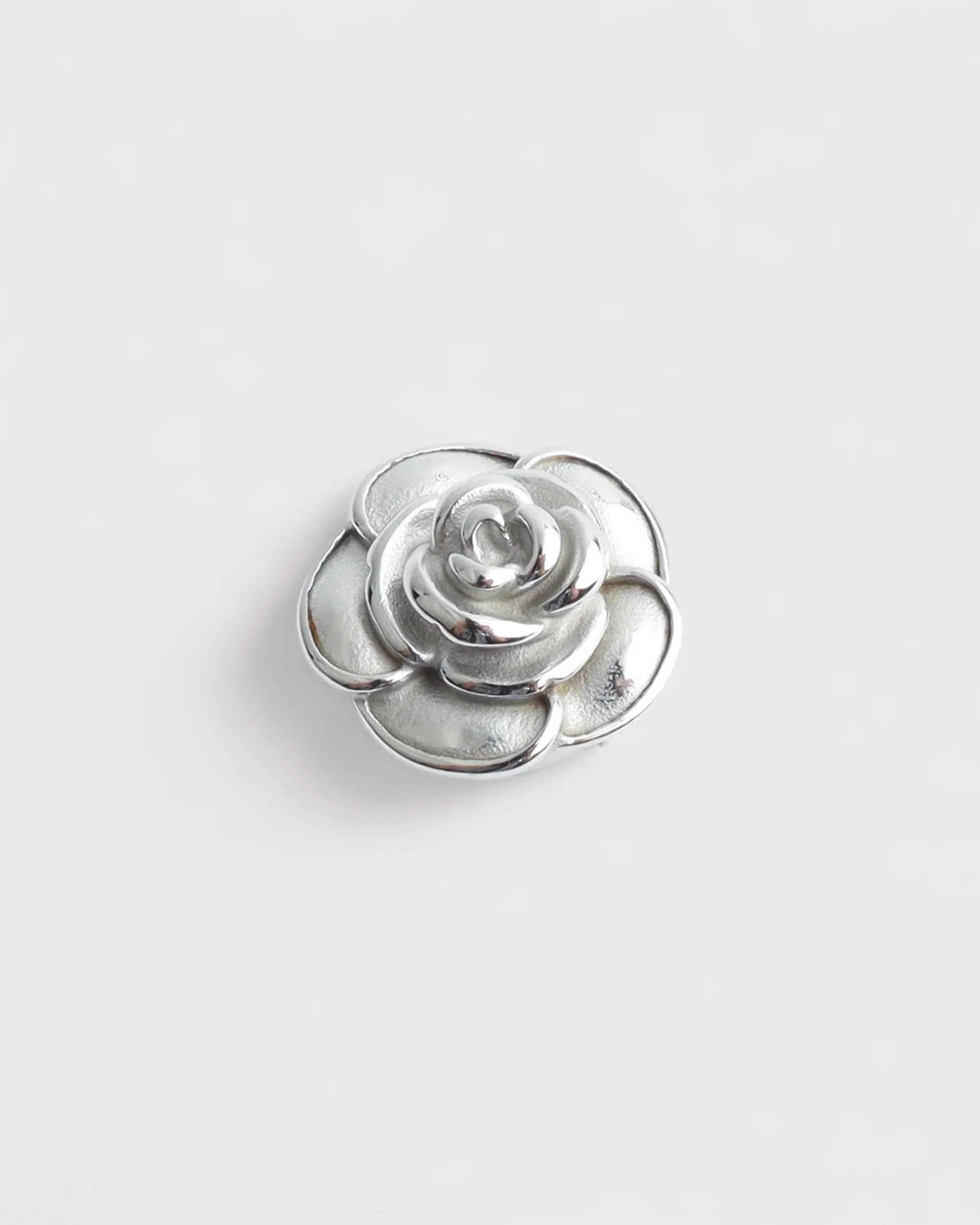 Hanna - Button Brooch - Stainless Steel - Image 3