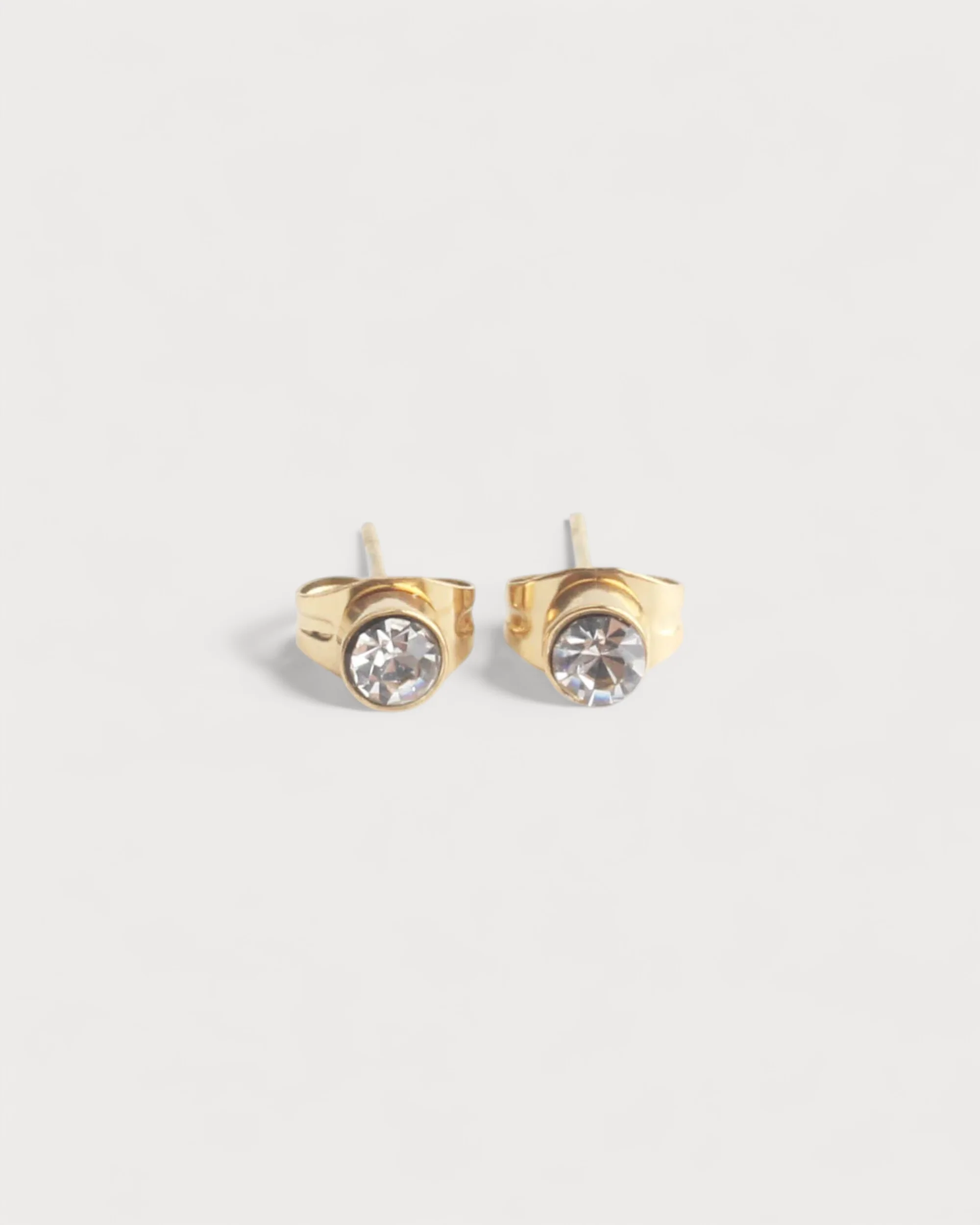 Round Diamond - Studs - Earrings - Stainless Steel - Image 3