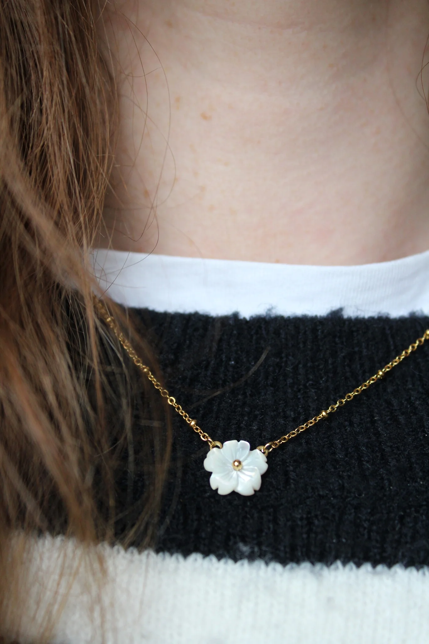 Shell Flower - Necklace - Stainless Steel - Image 4