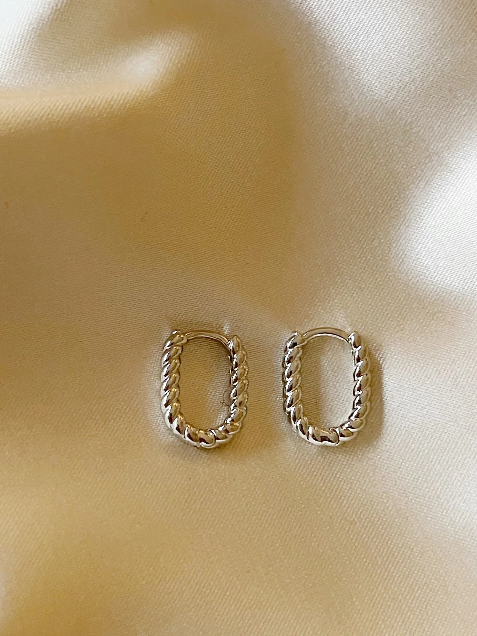 Small Turned Odette - Earrings - Stainless Steel - Image 10