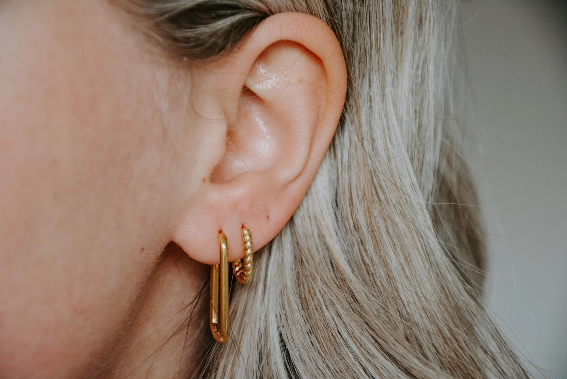 Small Turned Odette - Earrings - Stainless Steel - Image 5